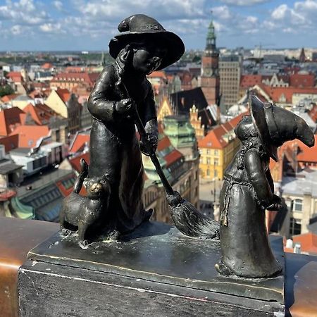 Ferienwohnung Rynek Pod Fredra Breslau Exterior foto
