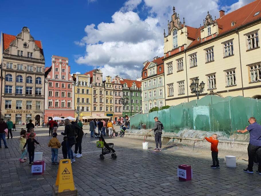 Ferienwohnung Rynek Pod Fredra Breslau Exterior foto