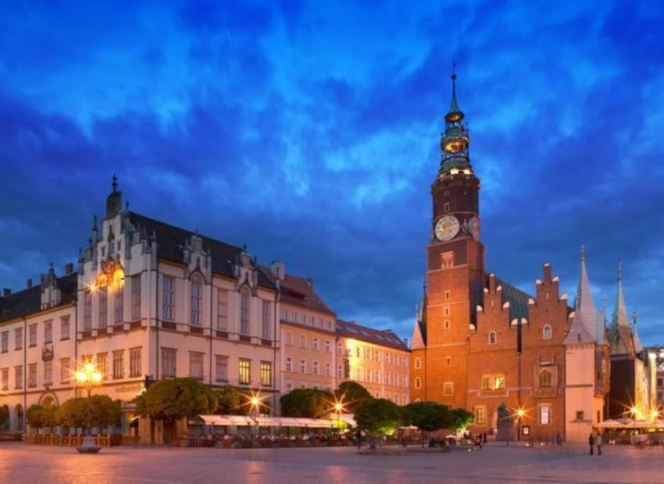 Ferienwohnung Rynek Pod Fredra Breslau Exterior foto