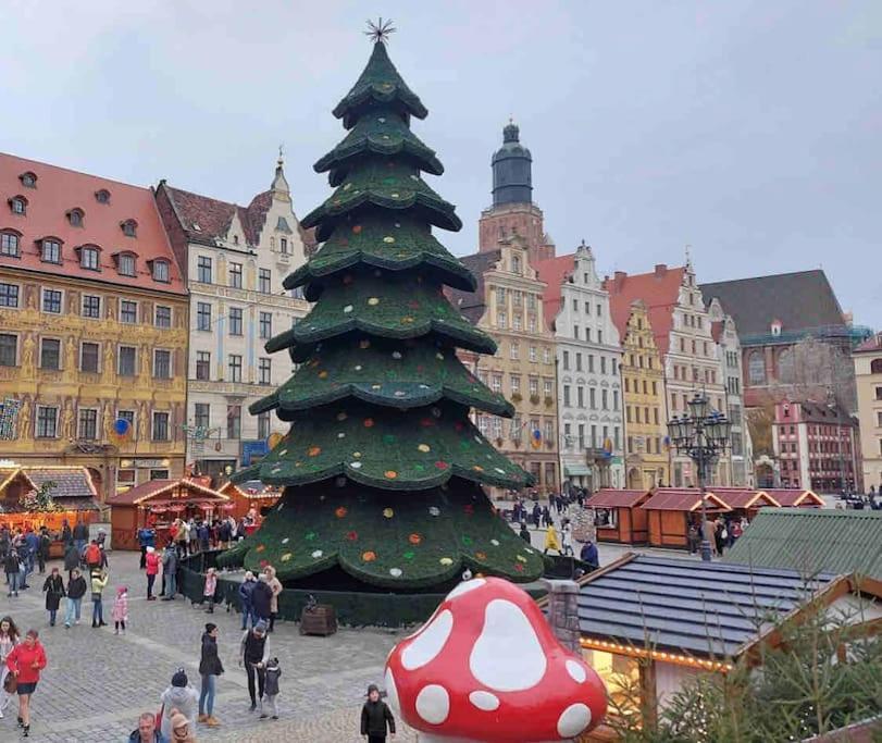 Ferienwohnung Rynek Pod Fredra Breslau Exterior foto